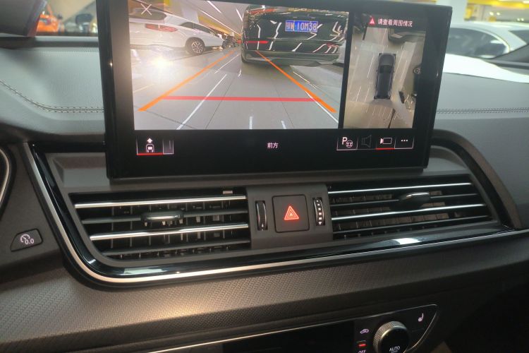 奥迪Q5L 2025款 45周年典藏版 45 TFSI 豪华动感型中控内饰16