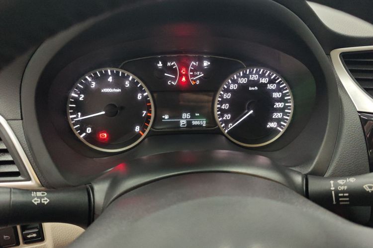 日产 轩逸 2018款 1.6XV CVT尊享版中控内饰14