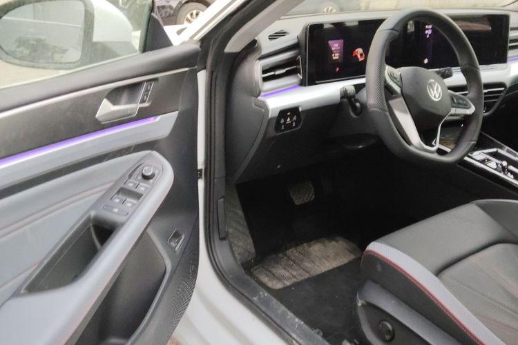 大众 2025款 凌渡L 280TSI DSG酷辣版中控内饰7003