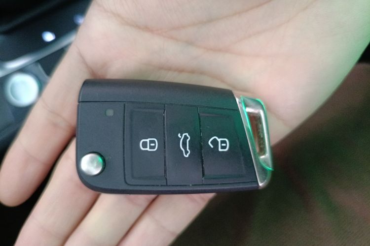 大众 高尔夫 2018款  230TSI 自动豪华型中控内饰7001