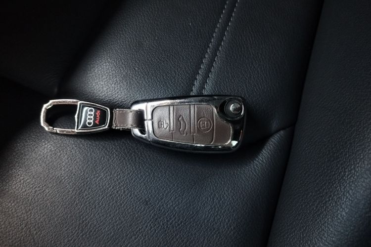 奥迪Q2L 2024款 35TFSI 时尚动感型中控内饰11