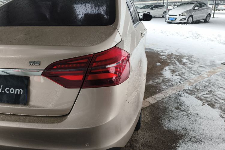 吉利汽车 帝豪 2018款 1.5L 手动豪华型车身外观9