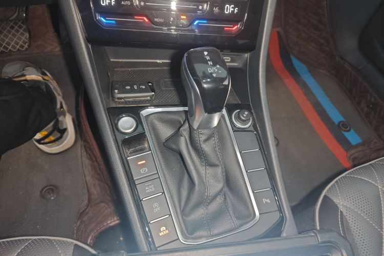 大众 速腾 2023款 300TSI DSG卓越版中控内饰18