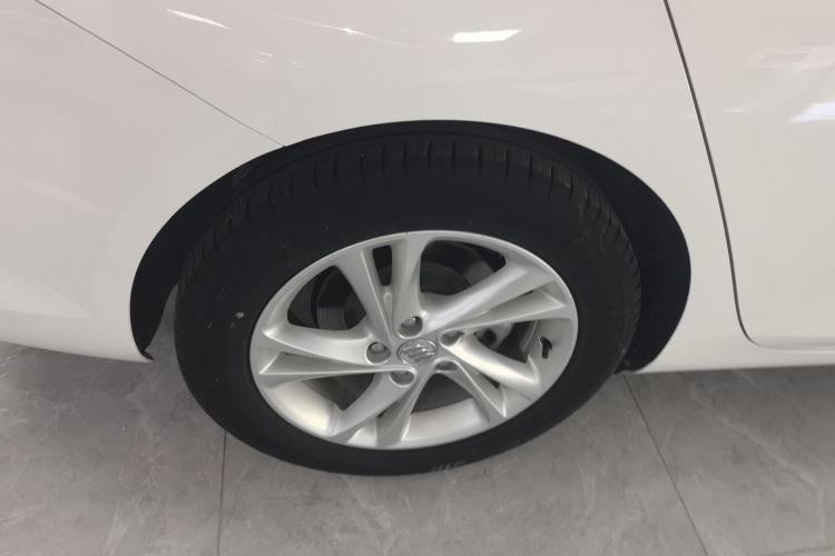 别克 君威 2020款 552T 精英型车身外观6008