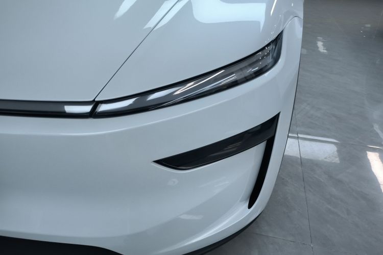 特斯拉 Model Y 2025款 长续航全轮驱动版局部细节36