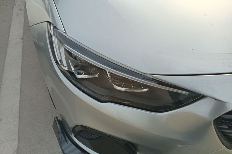 别克 君威 2019款 20T 精英型 国V车身外观8