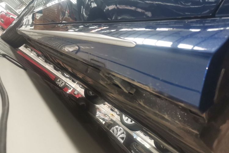 奔驰C级 2020款 改款 C 260 L 运动版局部细节9002