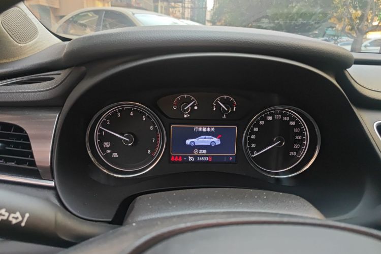 别克 君越 2021款 652T 豪华型中控内饰14