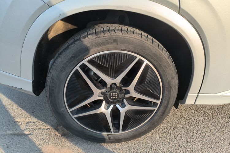 蓝电E5 2023款 1.5L DE-i 100KM臻享型 7座车身外观6008