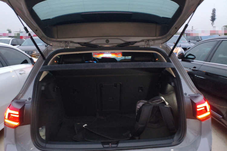 大众 高尔夫 2023款 改款 280TSI DSG Pro机舱底盘23