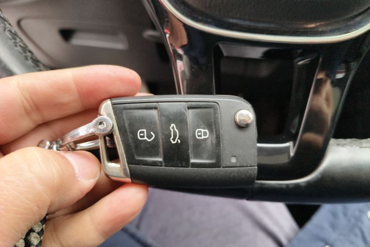 大众 2021款 途安L 280TSI DSG拓界版 7座中控内饰7001