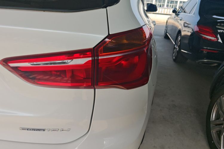 宝马X1 2019款 sDrive18Li 时尚型车身外观9