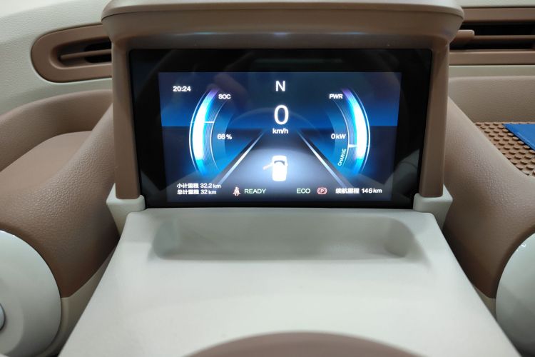 奔腾小马 2026款 222km 炫彩马中控内饰14