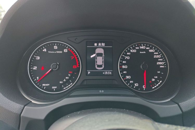 奥迪A3 2018款 30周年年型 Limousine 35 TFSI 运动型中控内饰14