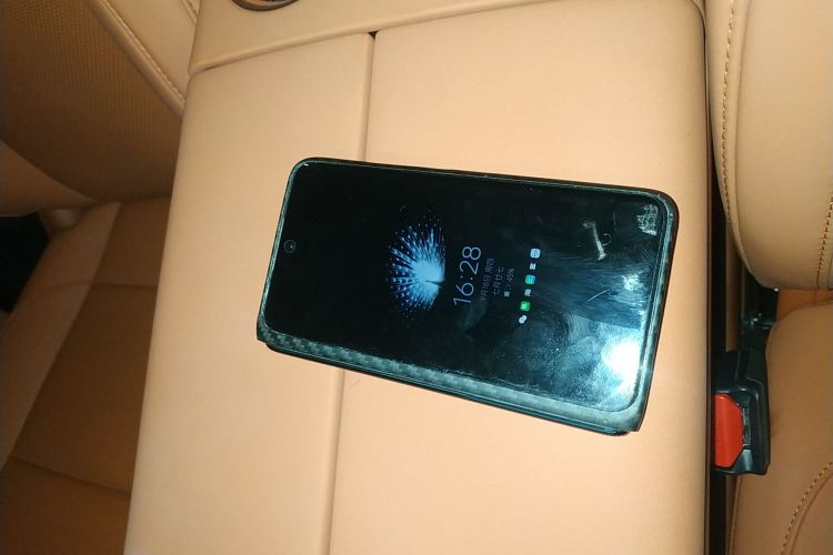 理想汽车 理想L9 2024款 Ultra中控内饰7001