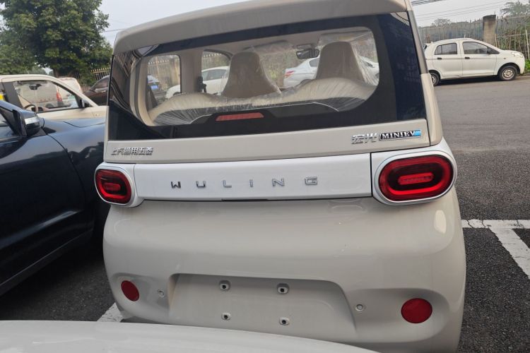 五菱汽车 宏光MINIEV 2024款 第三代 215km 青春版车身外观6