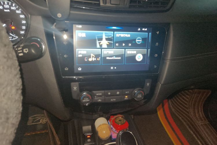 日产 奇骏 2019款 2.0L CVT智联舒适版 2WD中控内饰16