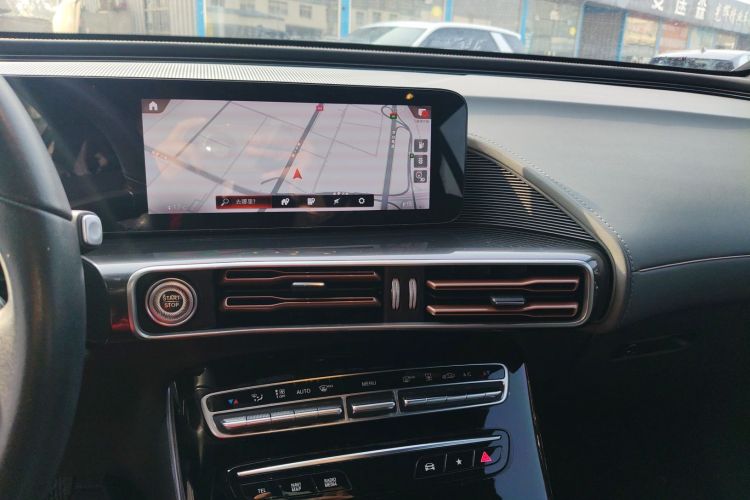 奔驰EQC 2021款 EQC 350 4MATIC中控内饰16