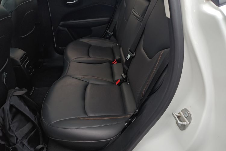 Jeep 指南者 2020款 220T 自动精英版中控内饰21