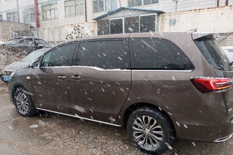 别克GL8 2023款 陆上公务舱 智享型车身外观6003