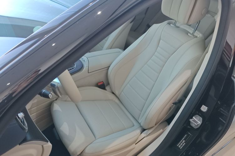 奔驰E级 2022款 改款二 E 300 L 运动豪华型中控内饰19