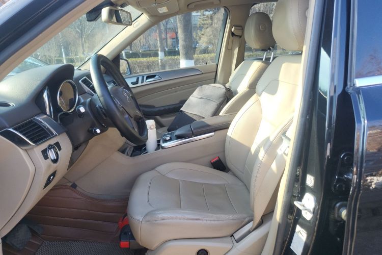 奔驰M级 2014款 ML 320 4MATIC局部细节19