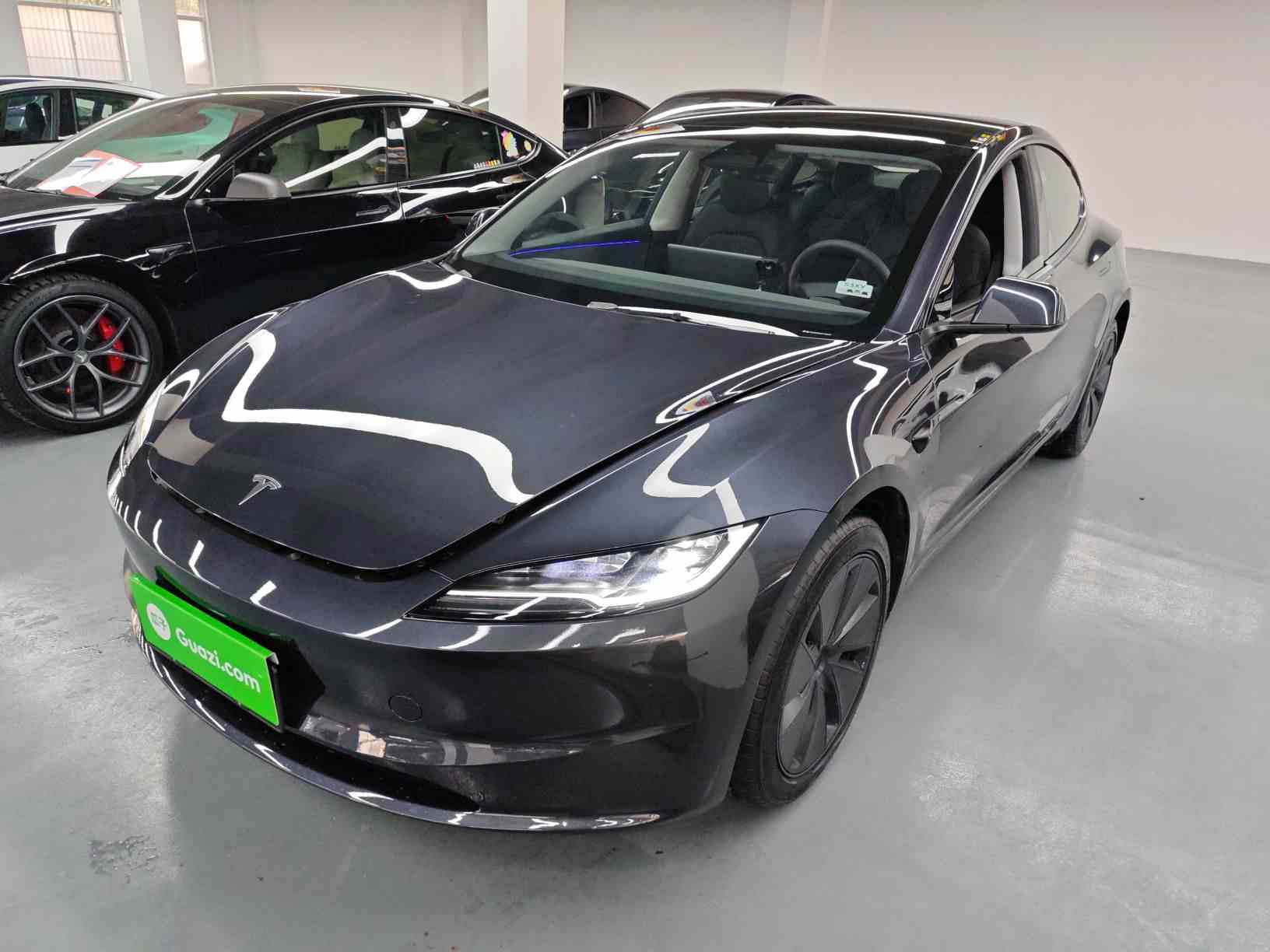 特斯拉 Model 3 2025款 后轮驱动版(2)