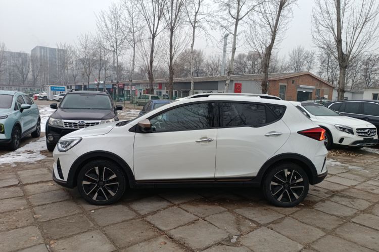 思皓E20X 2020款 不凡版车身外观4