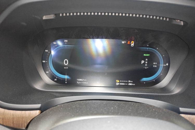 沃尔沃S90新能源 2025款 插电式混动 四驱长续航智雅豪华版中控内饰14