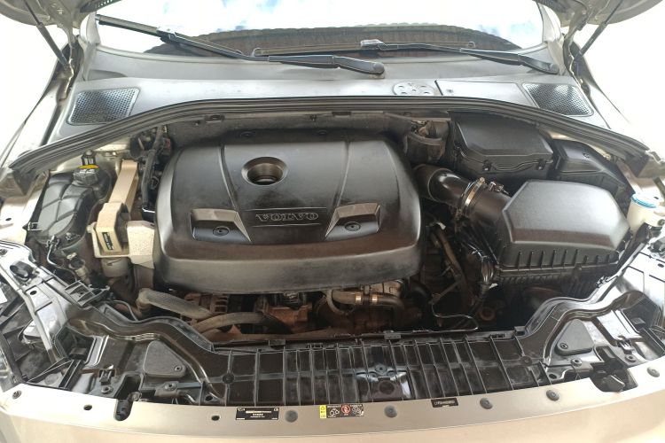 沃尔沃S60 2016款 S60L T4 智远版机舱底盘24