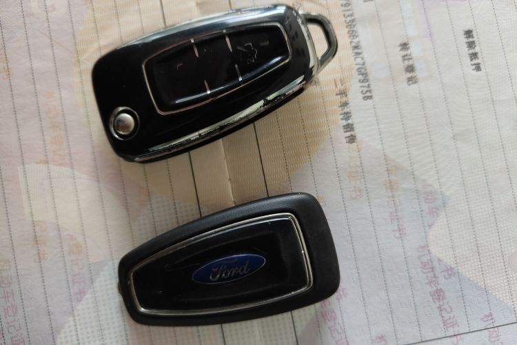 福特 福克斯 2018款 三厢经典 1.6L 自动风尚型智行版中控内饰11