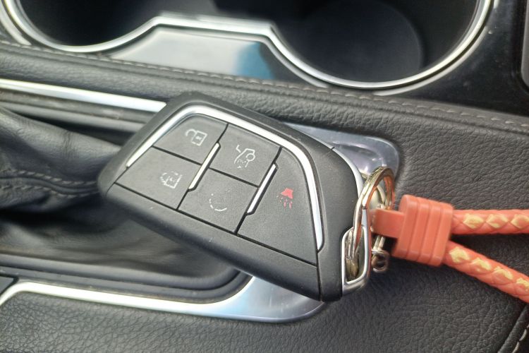 凯迪拉克CT4 2020款 28T 时尚型中控内饰11