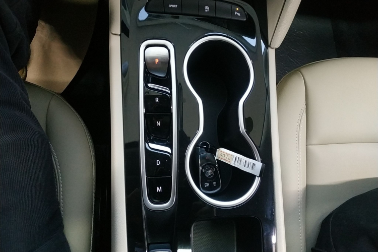 别克 君威 2020款 552T 精英型局部细节18