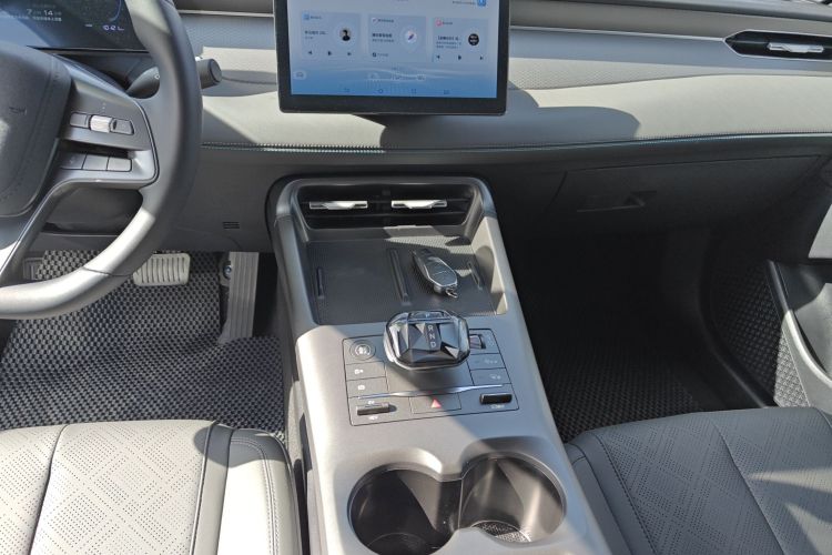 比亚迪 秦PLUS 2023款 冠军版 DM-i 55KM领先型中控内饰18