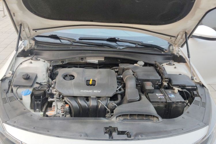 起亚K5 2016款 2.0L 自动LUX局部细节24