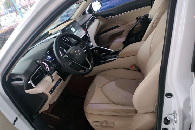 丰田 凯美瑞 2021款 2.0G 豪华版中控内饰19