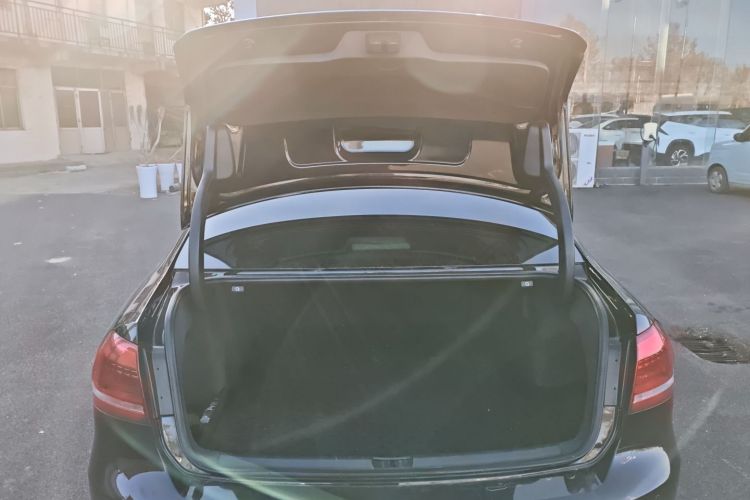 大众 帕萨特 2015款 1.8TSI DSG御尊版机舱底盘23