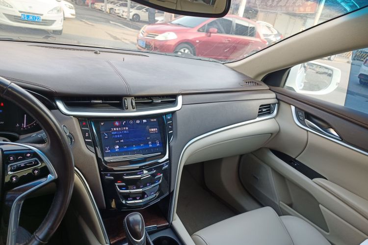 凯迪拉克XTS 2017款 28T 技术型中控内饰16