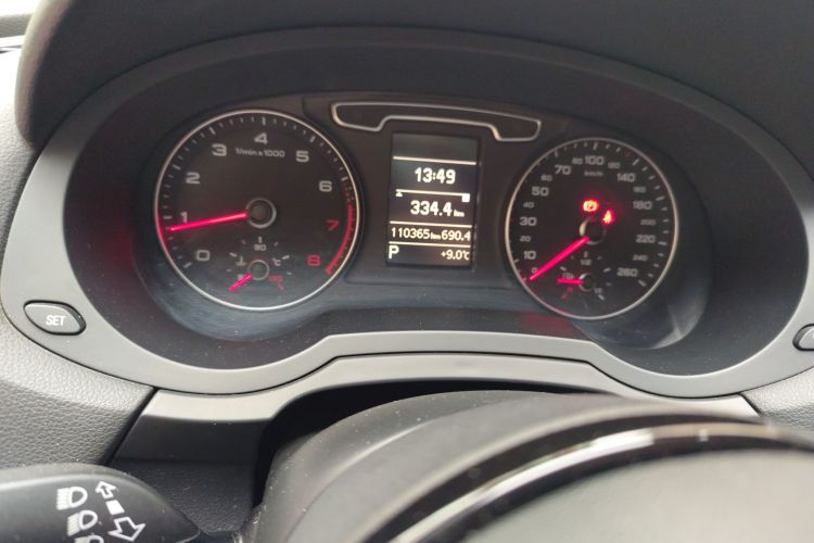 奥迪Q3 2015款 35 TFSI 进取型中控内饰15