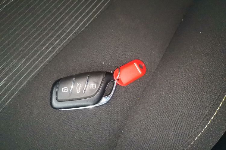 荣威i5 2021款 1.5L CVT铂金版中控内饰11