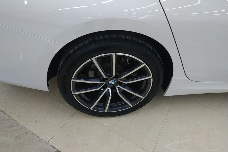 宝马3系 2023款 320Li M运动套装车身外观56