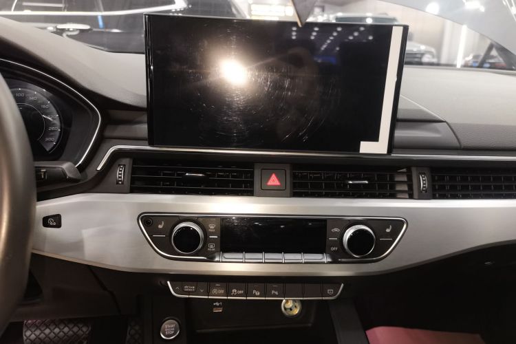 奥迪A4L 2020款 40 TFSI 豪华动感型中控内饰16