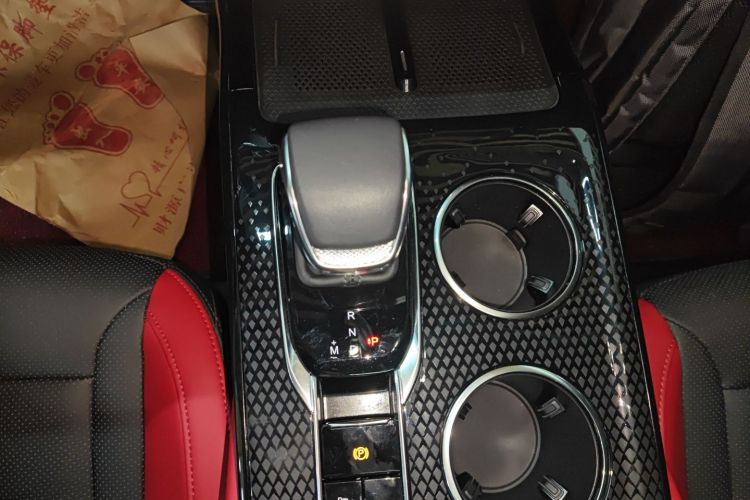 红旗HS3 2024款 1.5T 善为版中控内饰18