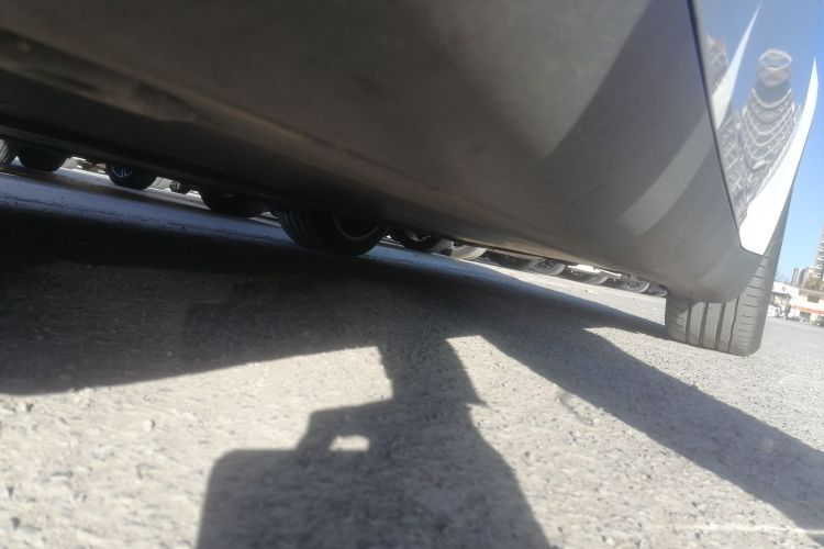 特斯拉 Model Y 2022款 改款 长续航全轮驱动版局部细节9002