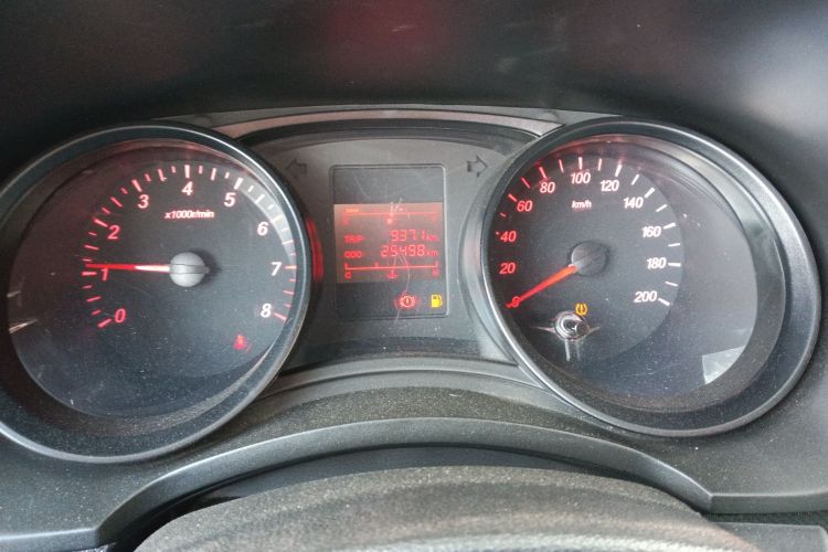 五菱汽车 五菱宏光 2019款 1.5L S基本型国VI LAR中控内饰14