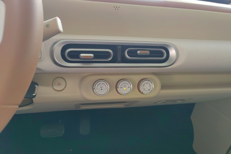 五菱汽车 宏光MINIEV 2024款 第三代 215km 青春版中控内饰16