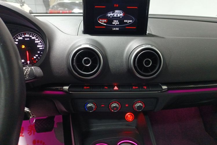 奥迪A3 2015款 Sportback 35 TFSI 百万纪念智领型中控内饰16