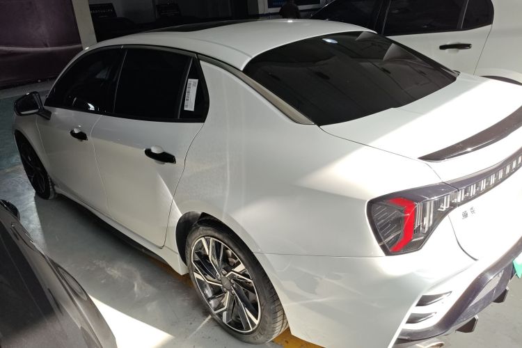 领克03 2023款 1.5TD DCT劲Pro车身外观4