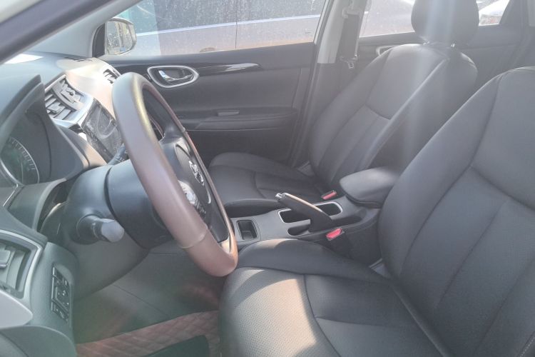 日产 轩逸 2019款 经典 1.6XL CVT豪华版中控内饰19