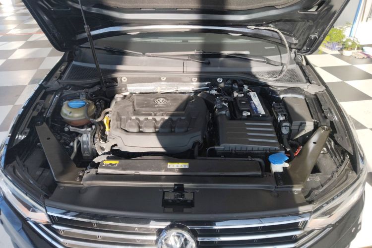 大众 迈腾 2020款 330TSI DSG 豪华型机舱底盘24